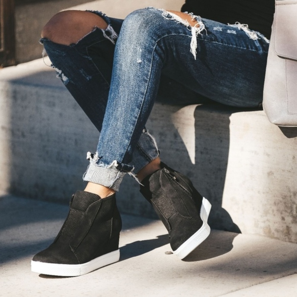 'Taryn' Wedge Sneaker - Picture 4 of 4